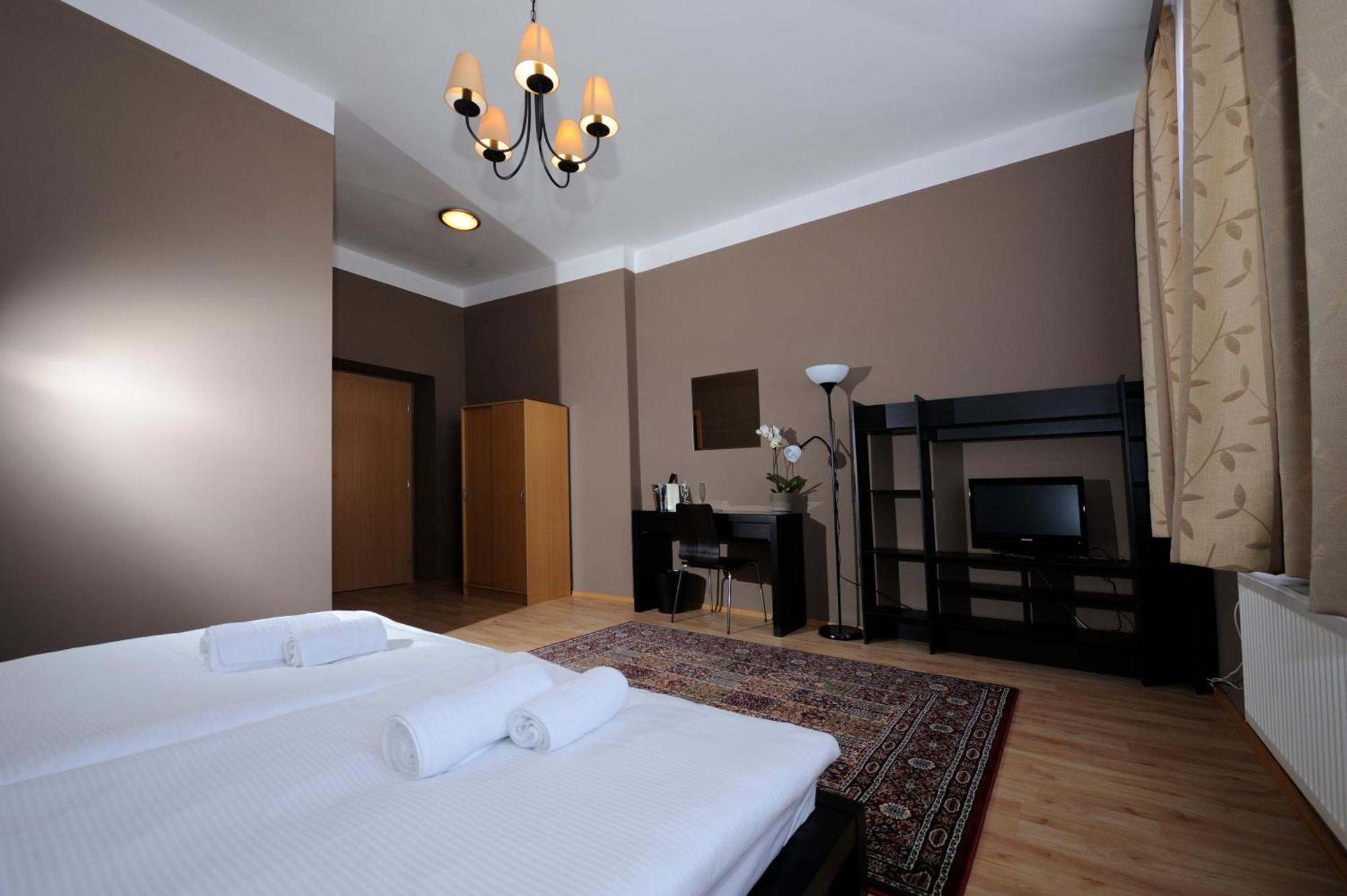Hotel Zlata Stika 파르두비체 객실 사진