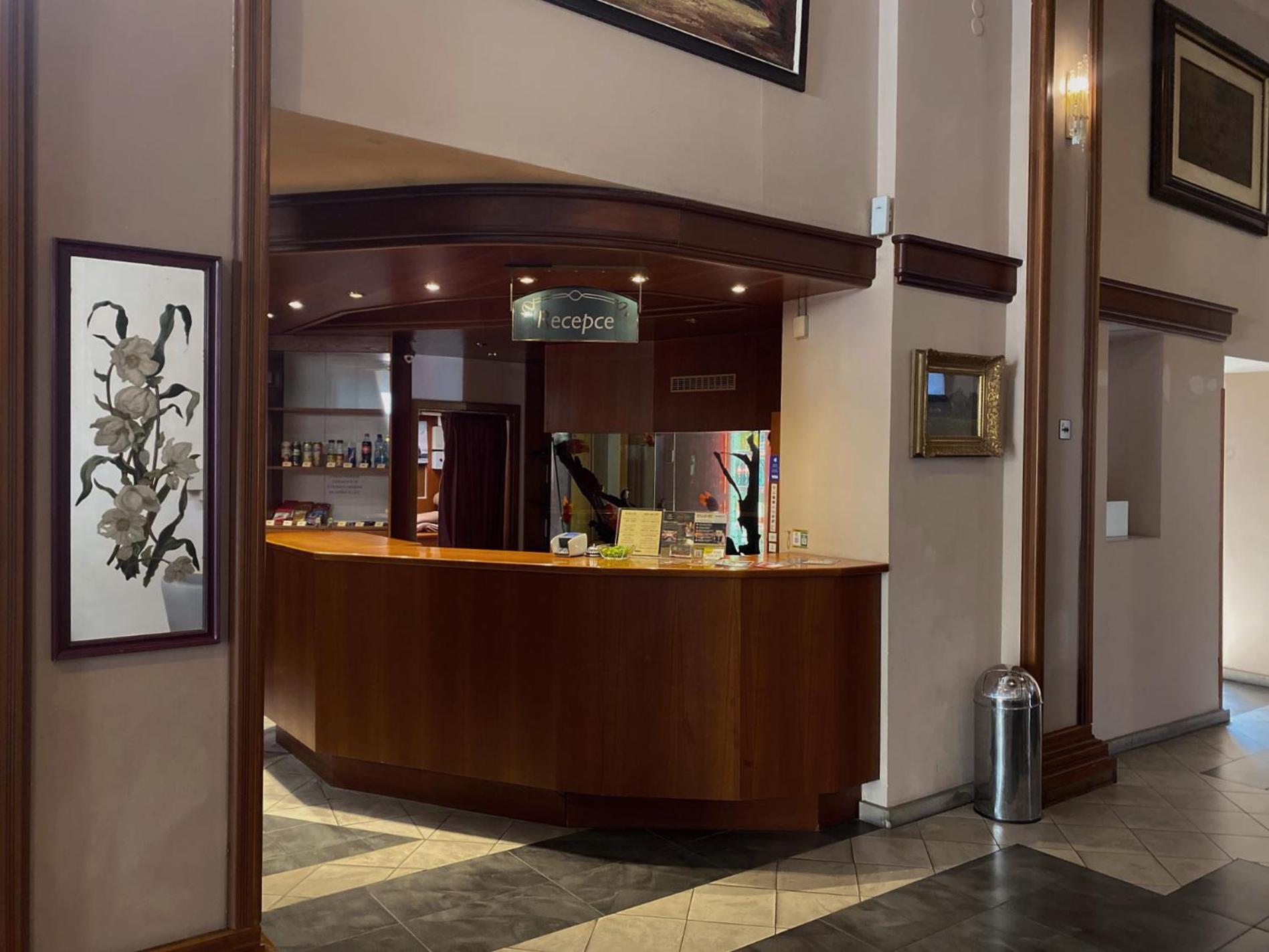 Hotel Zlata Stika 파르두비체 외부 사진