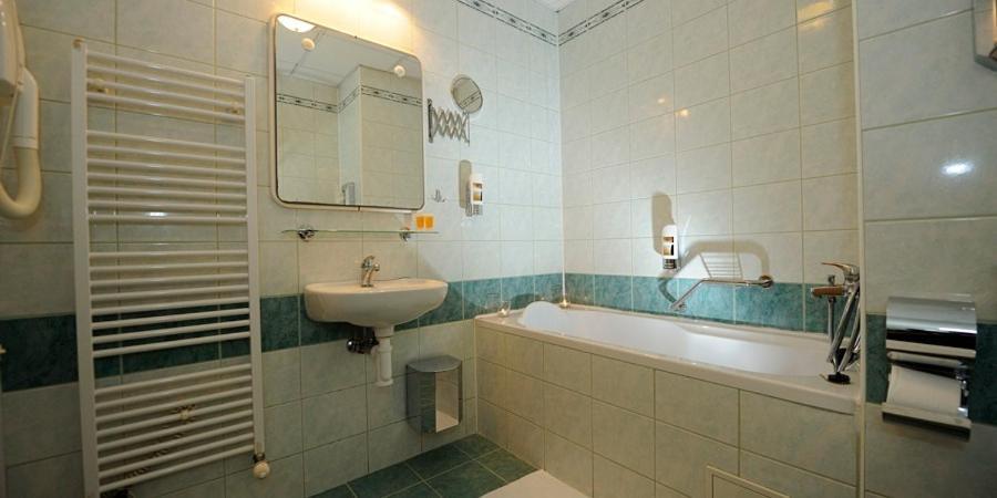 Hotel Zlata Stika 파르두비체 외부 사진